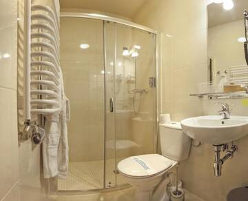 Фото номера Двухместный номер с 2 отдельными кроватями Отель Hotel Alexander 2 г. Краков 9