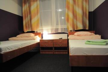 Фото номера Двухместный номер с 2 отдельными кроватями Хостелы Freedom Hostel г. Краков 20