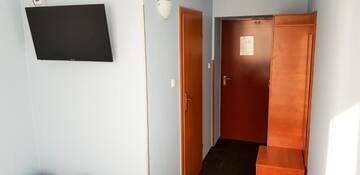 Фото номера Двухместный номер с 2 отдельными кроватями Хостелы Freedom Hostel г. Краков 17