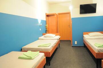 Фото номера Четырехместный номер Хостелы Freedom Hostel г. Краков 7