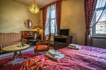 Фото номера Трехместный номер Отель Old Time Hotel г. Краков 9
