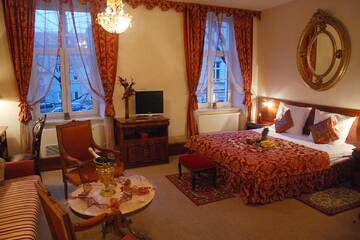 Фото номера Двухместный номер Делюкс с 1 кроватью Отель Old Time Hotel г. Краков 5