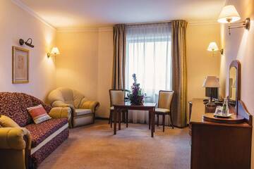 Фото номера Апартаменты с 1 спальней (для 2 взрослых и 2 детей) Отель Hotel Sympozjum &amp; SPA г. Краков 5