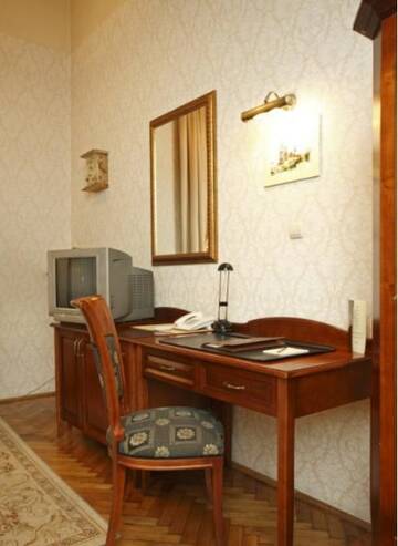 Фото номера Двухместный номер Делюкс с 1 кроватью Отель Ostoya Palace Hotel г. Краков 2