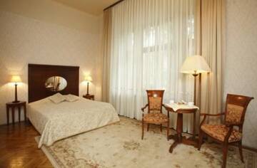 Фото номера Двухместный номер Делюкс с 1 кроватью Отель Ostoya Palace Hotel г. Краков 6