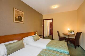 Фото номера Стандартный двухместный номер с 2 отдельными кроватями Отель Best Western Hotel Galicya г. Краков 3