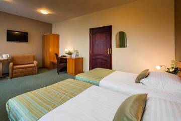 Фото номера Улучшенный двухместный номер с 2 отдельными кроватями Отель Best Western Hotel Galicya г. Краков 5