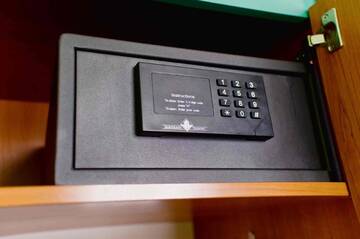 Фото номера Улучшенный двухместный номер с 2 отдельными кроватями Отель Best Western Hotel Galicya г. Краков 4