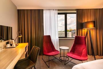 Фото номера Улучшенный номер с видом на замок Отель Park Inn by Radisson Krakow г. Краков 12