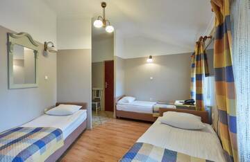 Фото номера Номер-студио (5 взрослых) Отель Hotel Batory Annex г. Краков 4