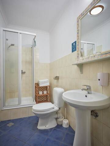 Фото номера Семейный номер (для 6 взрослых) Отель Hotel Batory Annex г. Краков 4