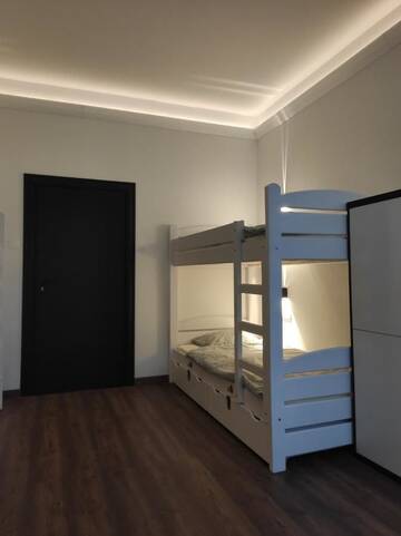 Фото номера Общий шестиместный номер для мужчин и женщин Хостелы Greg&amp;Tom Hostel г. Краков 6