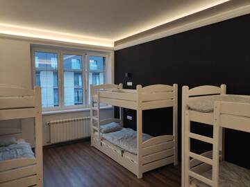 Фото номера Общий шестиместный номер для мужчин и женщин Хостелы Greg&amp;Tom Hostel г. Краков 7