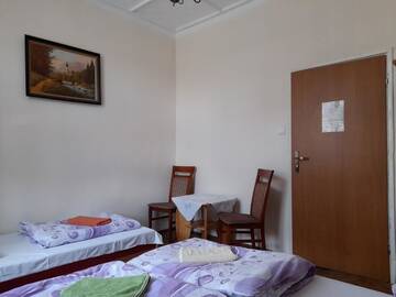 Фото номера Стандартный трехместный номер Хостелы Kraków Hostel г. Краков 3