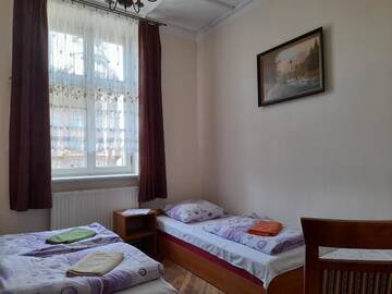 Фото номера Стандартный трехместный номер Хостелы Kraków Hostel г. Краков 4