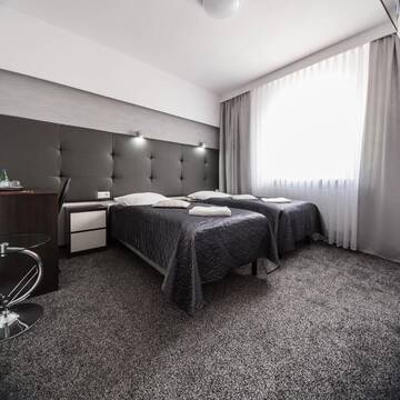 Фото номера Одноместный номер Отель Hotel Junior г. Краков 3