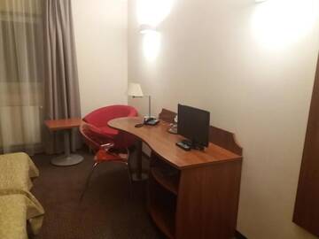 Фото номера Двухместный номер с 1 кроватью или 2 отдельными кроватями Отель Hotel Major Budget г. Краков 13
