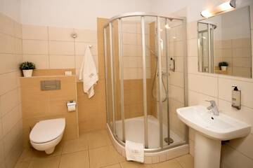 Фото номера Апартаменты Делюкс Апарт-отели Red Brick Apartments г. Краков 2