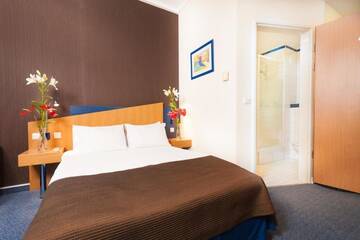 Фото номера Стандартный двухместный номер с 1 кроватью Отель BEST WESTERN Efekt Express Kraków г. Краков 9