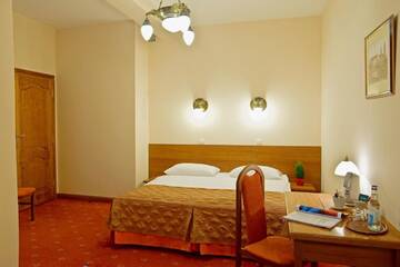 Фото номера Двухместный номер с 1 кроватью или 2 отдельными кроватями Отель Hotel Regent г. Краков 6