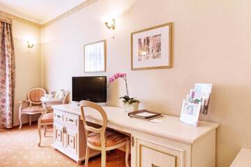 Фото номера Двухместный номер с 2 отдельными кроватями Отель Hotel Amadeus г. Краков 8