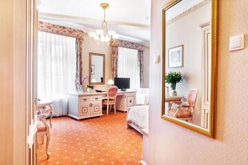 Фото номера Двухместный номер с 1 кроватью Отель Hotel Amadeus г. Краков 13