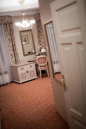 Фото номера Двухместный номер с 1 кроватью Отель Hotel Amadeus г. Краков 10