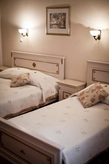 Фото номера Двухместный номер с 2 отдельными кроватями Отель Hotel Amadeus г. Краков 6