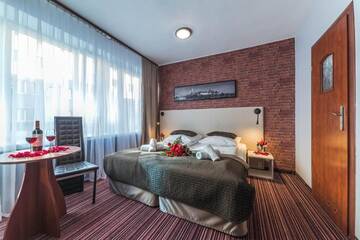 Фото номера Двухместный номер с 2 отдельными кроватями Отель Hotel Delta г. Краков 39