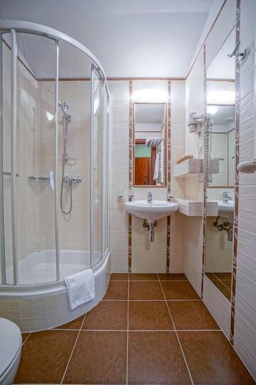 Фото номера Одноместный номер Отель Farmona Hotel Business &amp; SPA г. Краков 3