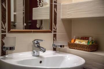 Фото номера Одноместный номер Отель Farmona Hotel Business &amp; SPA г. Краков 9