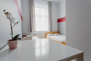 Фото номера Трехместный номер Хостелы Hostel Tara г. Краков 4