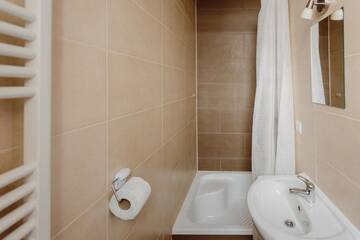 Фото номера Трехместный номер Хостелы Hostel Tara г. Краков 5