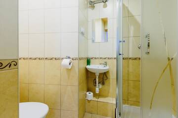 Фото номера Номер-студио (для 9 взрослых) Хостелы Hostel Tara г. Краков 4
