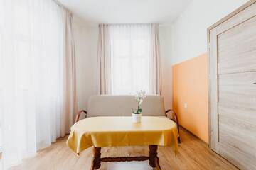 Фото номера Номер-студио (для 9 взрослых) Хостелы Hostel Tara г. Краков 8
