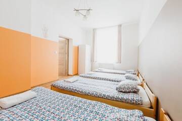 Фото номера Номер-студио (для 9 взрослых) Хостелы Hostel Tara г. Краков 5