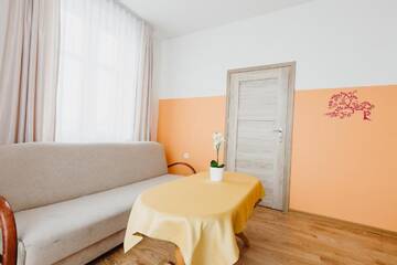 Фото номера Номер-студио (для 9 взрослых) Хостелы Hostel Tara г. Краков 7