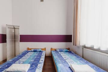 Фото номера Двухместный номер с 2 отдельными кроватями Хостелы Hostel Tara г. Краков 9