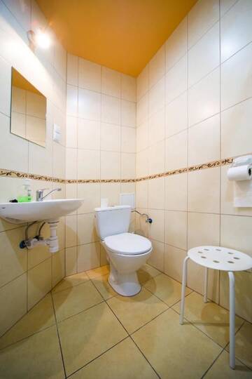 Фото номера Четырехместный номер с общей ванной комнатой Хостелы Hostel Tara г. Краков 2