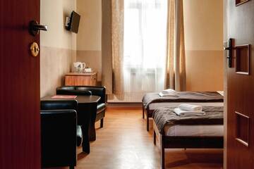 Фото номера Двухместный номер с 2 отдельными кроватями Апарт-отели Station Aparthotel г. Краков 5